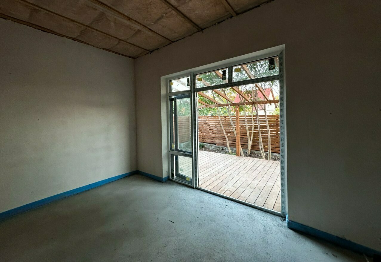 Строительство домов Севастополь Установка санитарной бочки для воды Севастополь